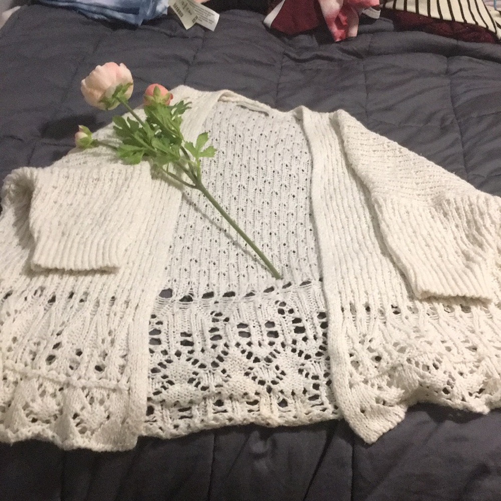 Kids white Abercrombie shawl